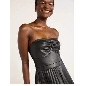 Elegant Black Strapless Dress